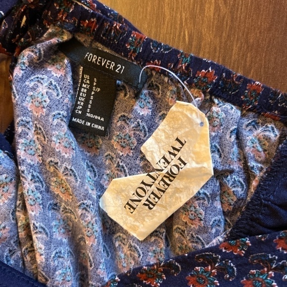 šEND of YEAR SALEš FOREVER 21 Maxi Dress size Small - Picture 5 of 7